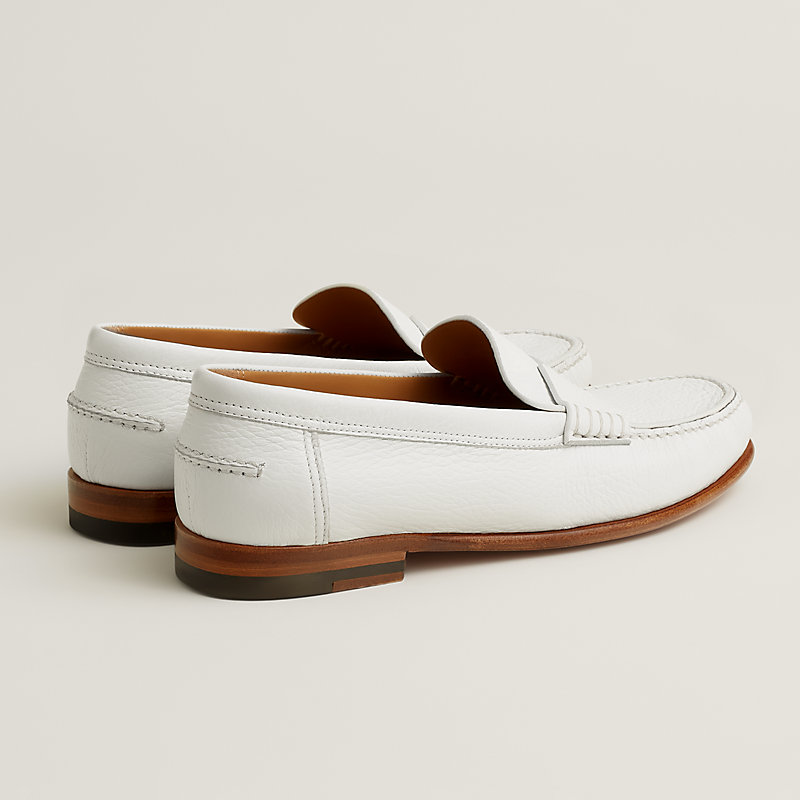 モカシン 《ケネディ》 - ホワイト | Hermès - エルメス-公式サイト